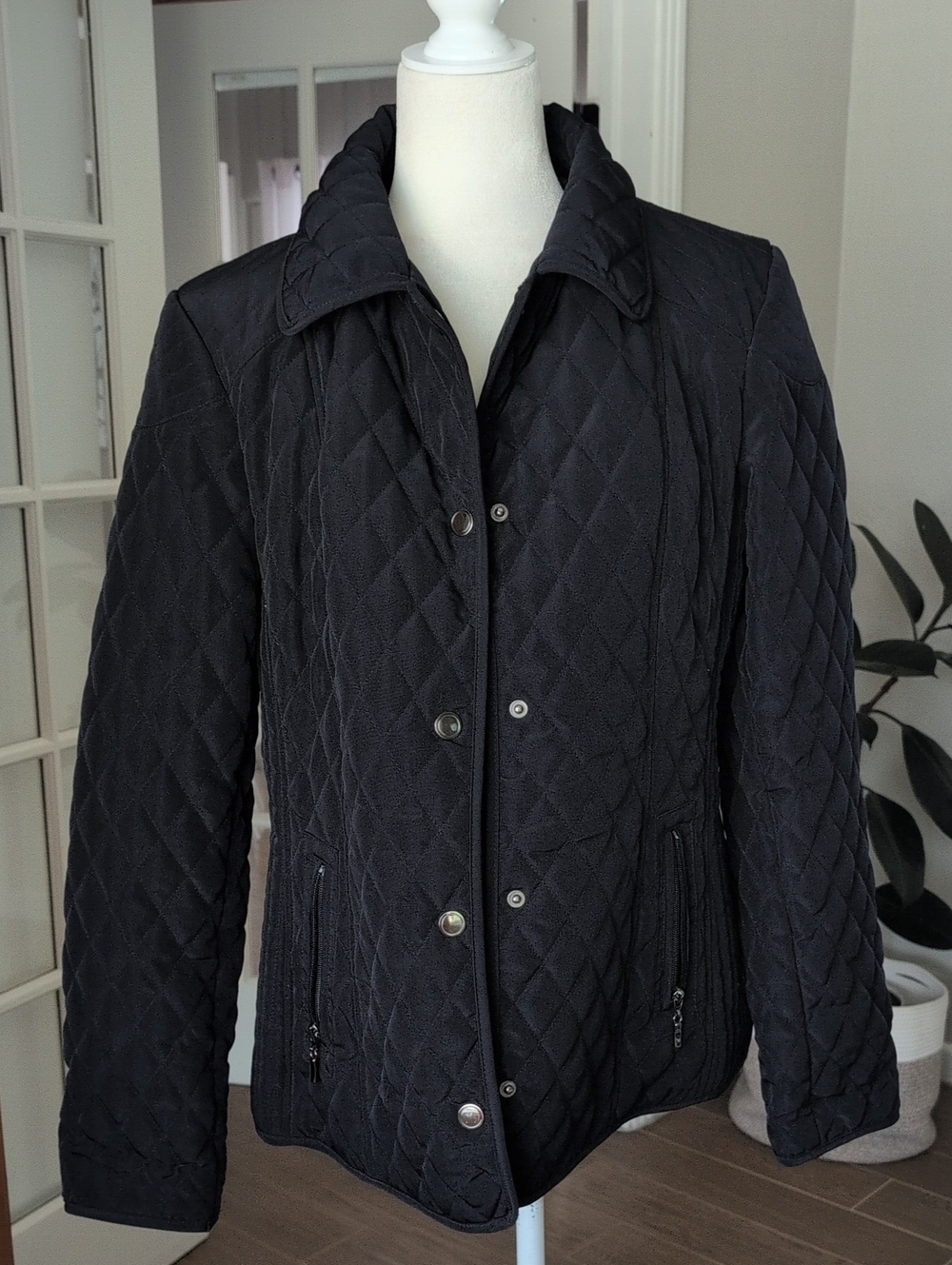 Vintage Gallery Women's Black Quilted Jacket Large